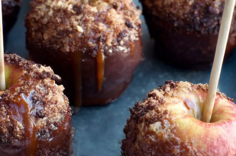Cookie-Coated Caramel Apples Recipe