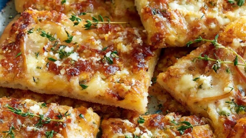 Blue Cheese and Pear Flatbread Recipe