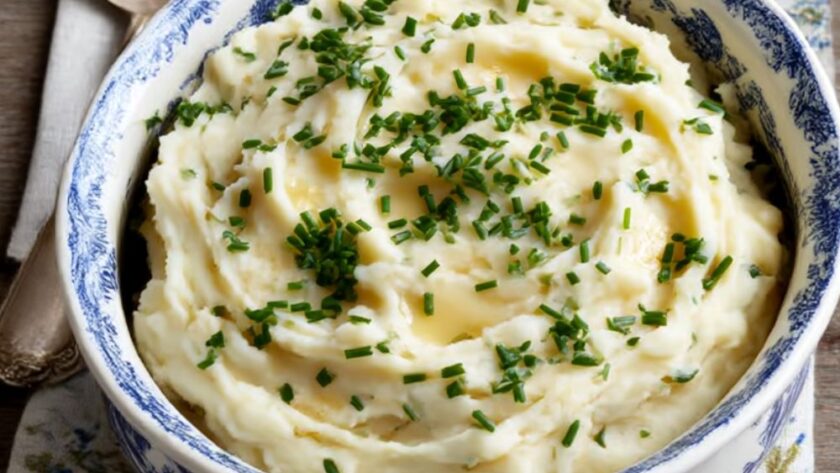 Cheddar and Sour Cream Mashed Potatoes Recipe