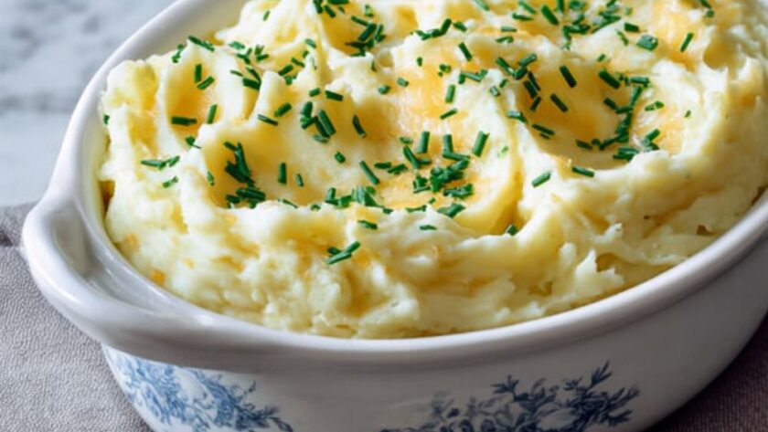 Cheddar and Sour Cream Mashed Potatoes Recipe