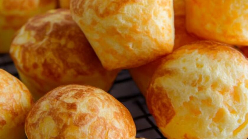 Brazilian Cheese Bread (Pão de Queijo) Recipe