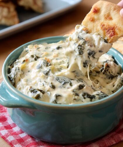 Slow Cooker Spinach Artichoke Dip Recipe