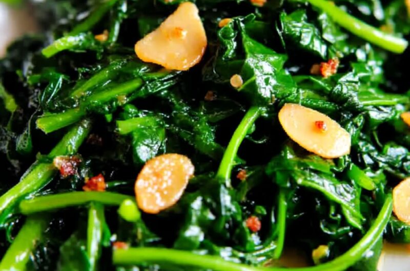 Spinach with Garlic Chips Recipe